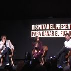 De izq. a drcha. Emilio Delgado, Sarah Santaolalla y Gabriel Rufián. 
