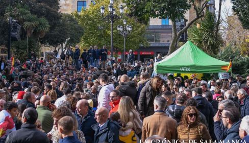 Mitin de Abascal en la  plaza de los Bandos. (ARCHVIO) 