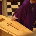 Un funeral. Imagen de Dorothée QUENNESSON en Pixabay