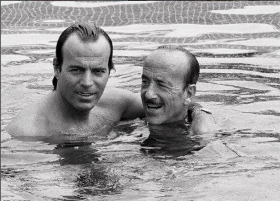 Julio Iglesias con su padre el doctor Iglesias Puga. Instagram. Julio Iglesias con su padre el doctor Iglesias Puga. Instagram.