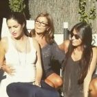 Sara Carbonero, su madre Goyi Arévalo y su hermana Irene. Instagram.