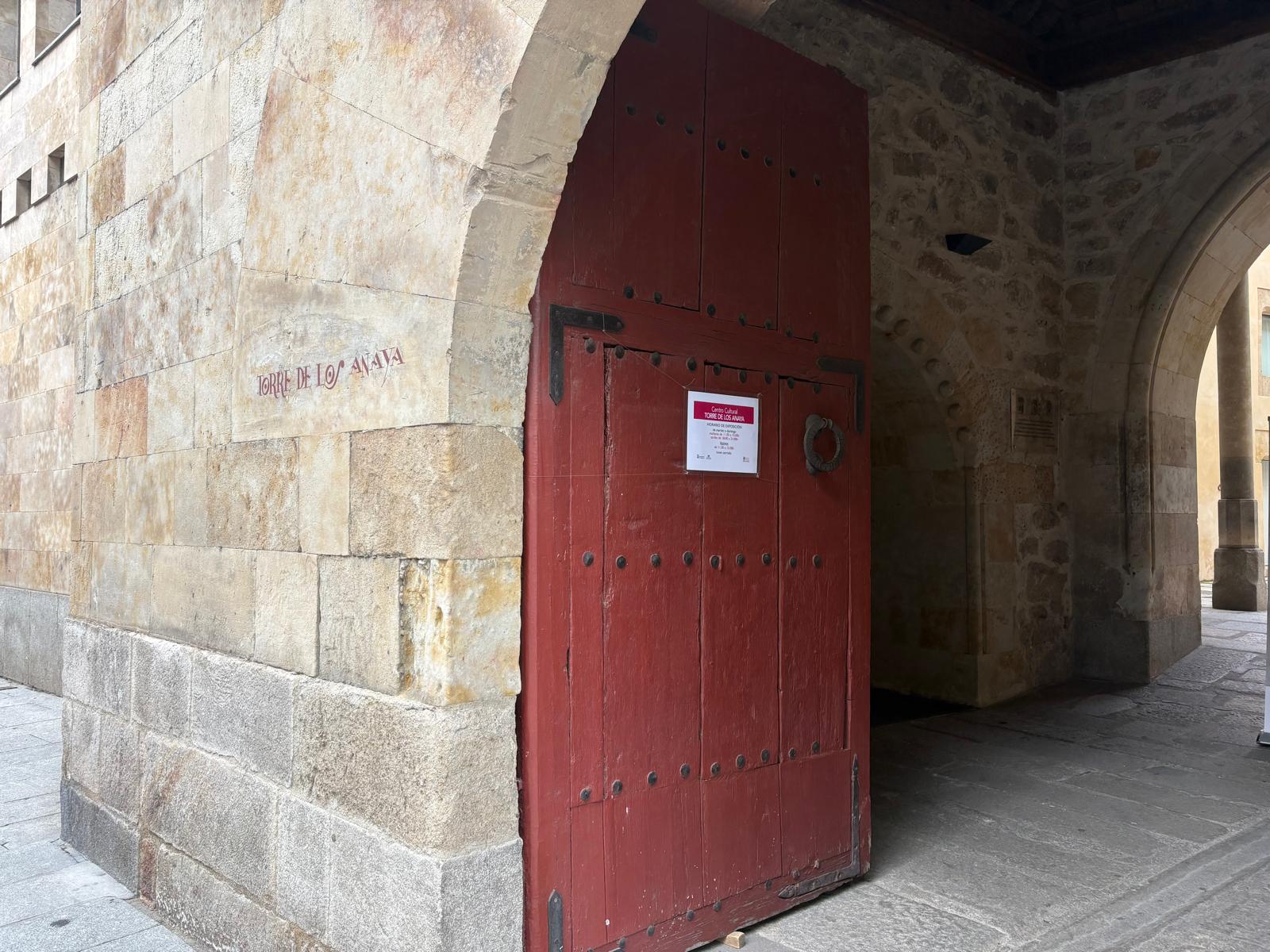 La entrada a la sala de exposiciones de La Torre de Los Anaya.