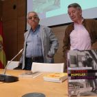 Luis Castro y Carmelo Romero, en el Centro Documental de la Memoria Histórica, hablan del libro 'El Frente Popular de izquierdas (febrero-julio de 1936)'.