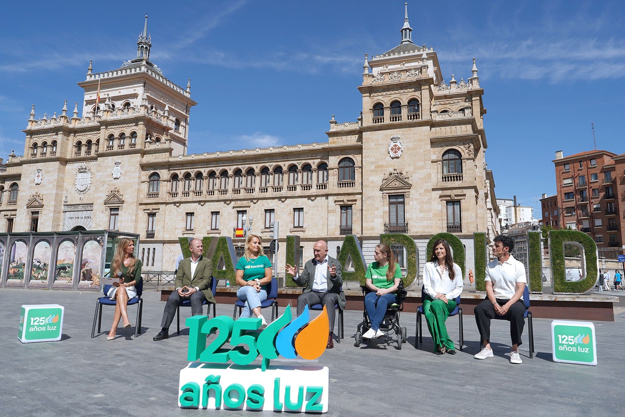Jesús Julio Carnero,  Laura Gil, Miguel Calvo, Marta Fernández, Lydia Valentín, y Elías Rubio en Valladolid. 