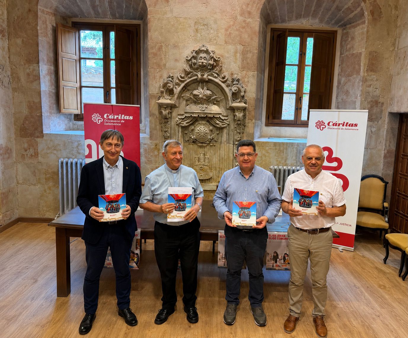 José Manuel Lázaro, Mons. José Luis Retana, José María Rodríguez y Juan Pedro Melgar, en la presentación de la Memoria 2025 de Cáritas Salamanca. 