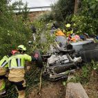 Los Bomberos excarcelaron a las mujeres atrapadas en el vehículo siniestrado. (Ical/Vicente)