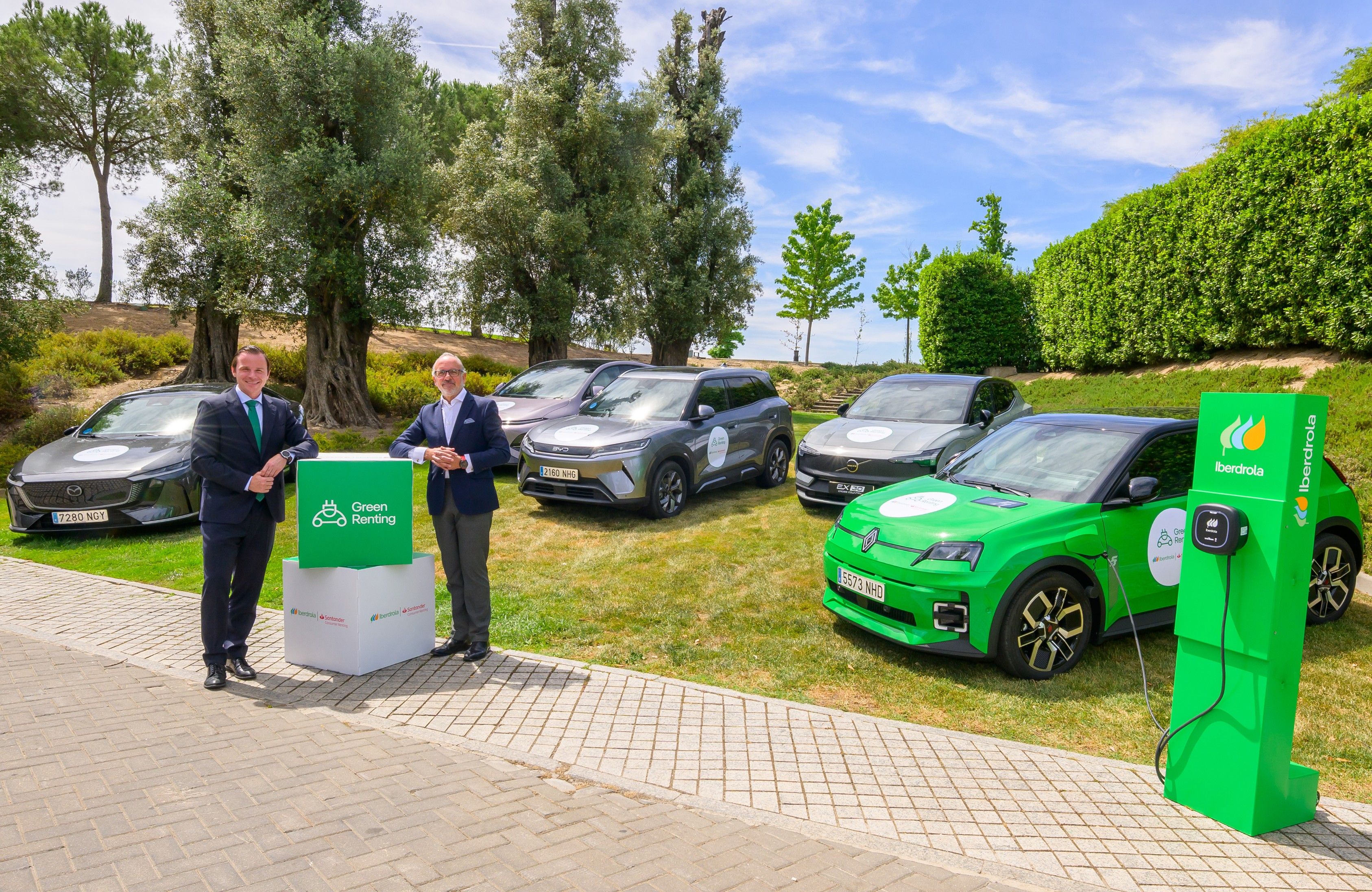 Luis Buil, director de Smart Mobility de Iberdrola y Fernando Jañez, director general de Santander Consumer Bank España.