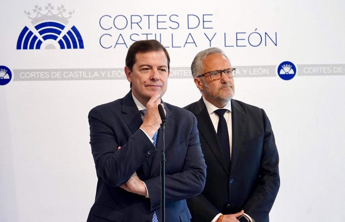 Manueco y Pollán, este miércoles, en Las Cortes de CyL. (Ical)