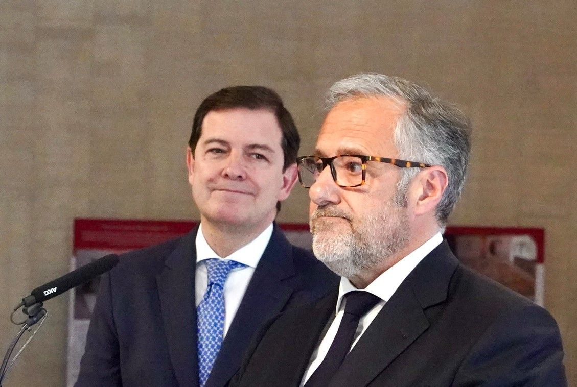 Mañueco y Pollán, en la presentación del acuerdo de Gobierno. (Ical)