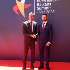 Pedro Sánchez, este viernes en la Cumbre UE-Balcanes Occidentales en Tivat, con el primer ministro de Montenegro, con Milojko Spaji?. (Moncloa)
