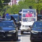 El Papa, en su recorrido por Madrid en el papamóvil. El Papa, en su recorrido por Madrid en el papamóvil.