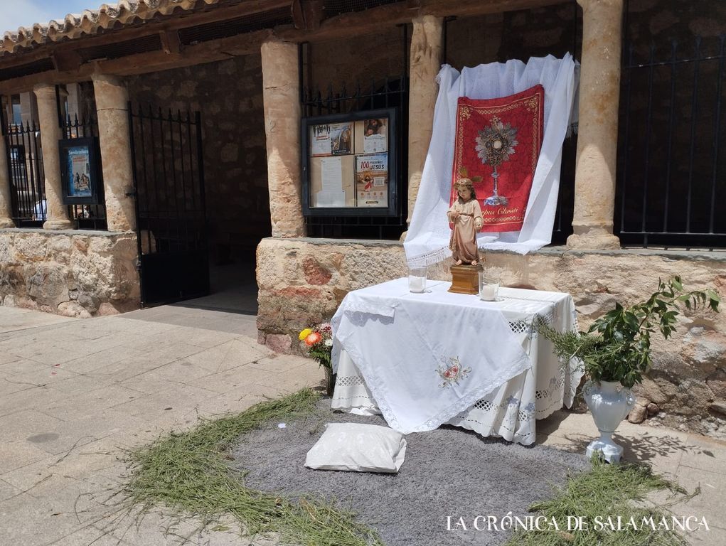 Misa y procesión del Corpus en Carbajosa Misa y procesión del Corpus en Carbajosa