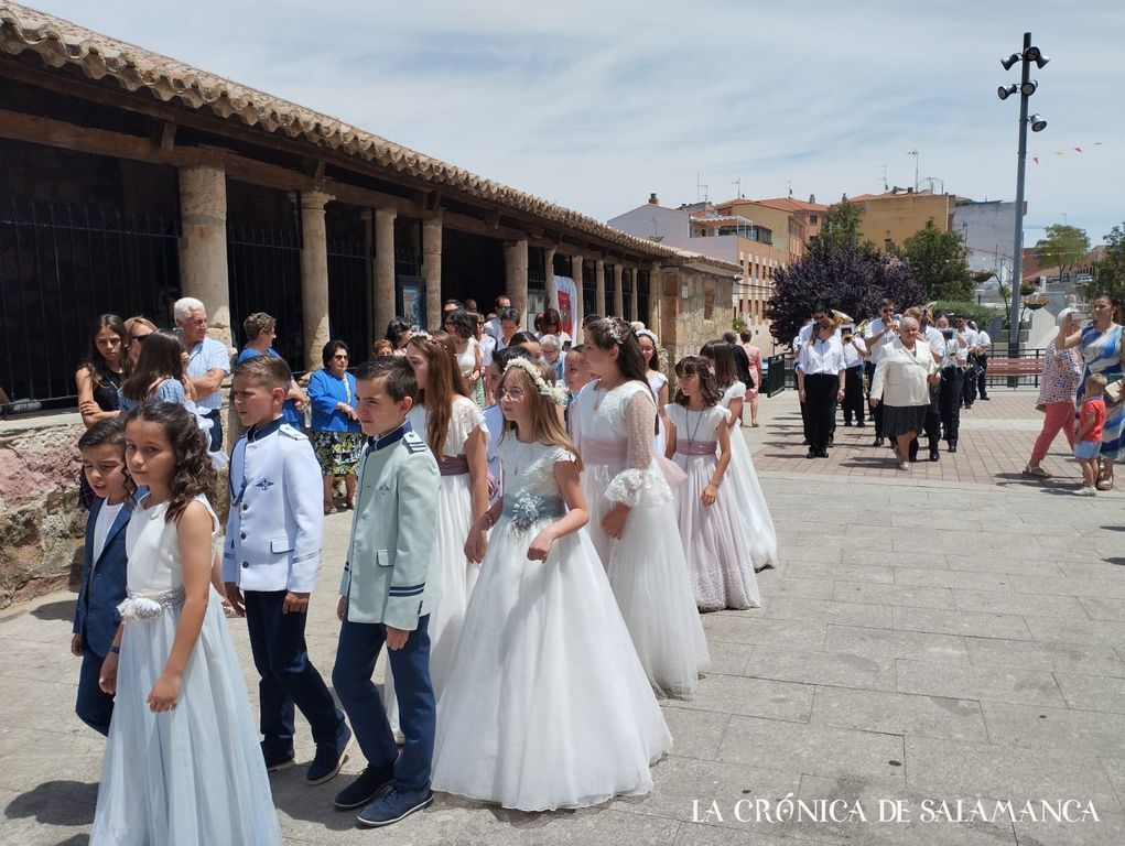 Misa y procesión del Corpus en Carbajosa Misa y procesión del Corpus en Carbajosa