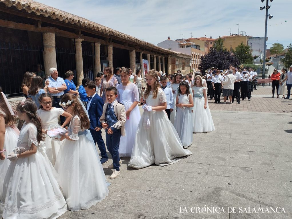 Misa y procesión del Corpus en Carbajosa Misa y procesión del Corpus en Carbajosa