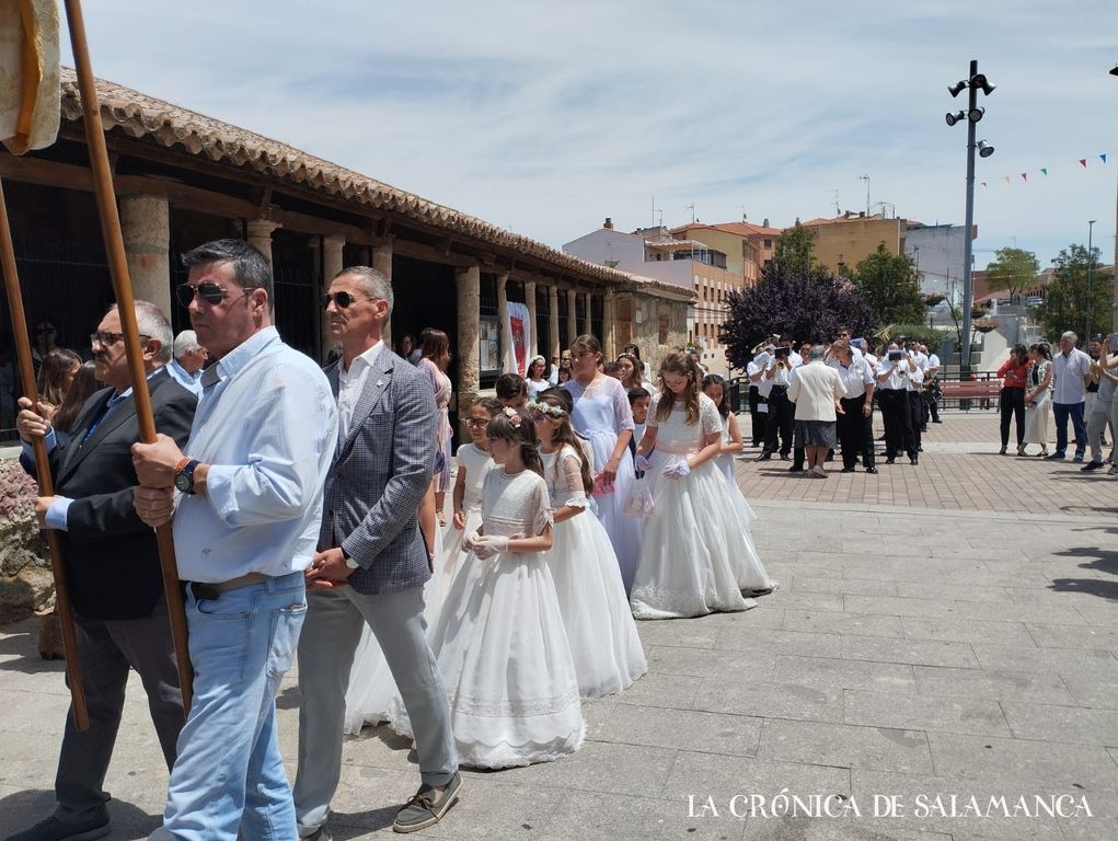 Misa y procesión del Corpus en Carbajosa Misa y procesión del Corpus en Carbajosa