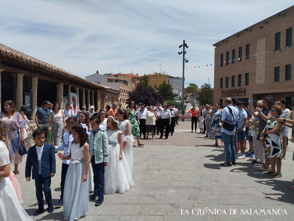 Misa y procesión del Corpus en Carbajosa Misa y procesión del Corpus en Carbajosa