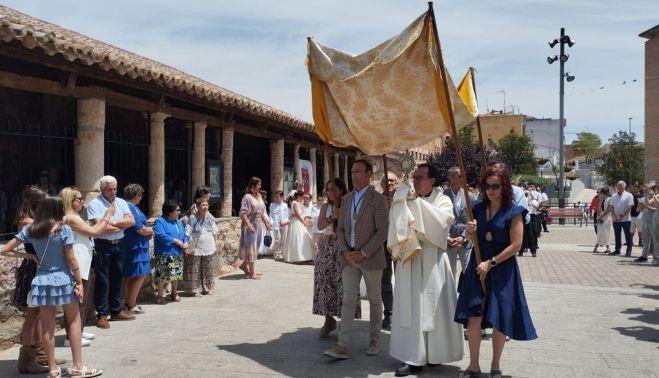Misa y procesión del Corpus en Carbajosa