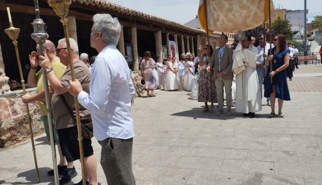 Misa y procesión del Corpus en Carbajosa