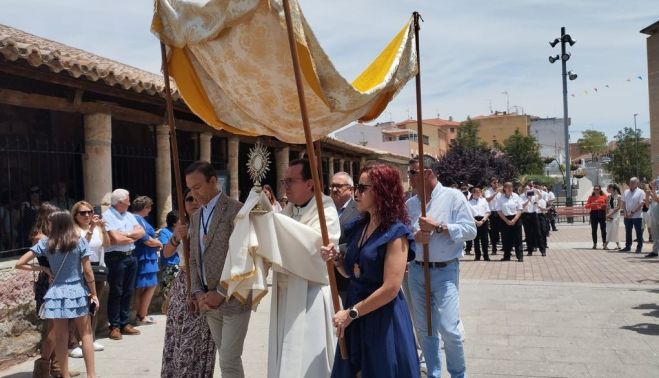 Misa y procesión del Corpus en Carbajosa