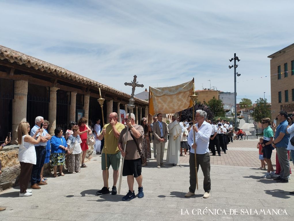 Misa y procesión del Corpus en Carbajosa Misa y procesión del Corpus en Carbajosa