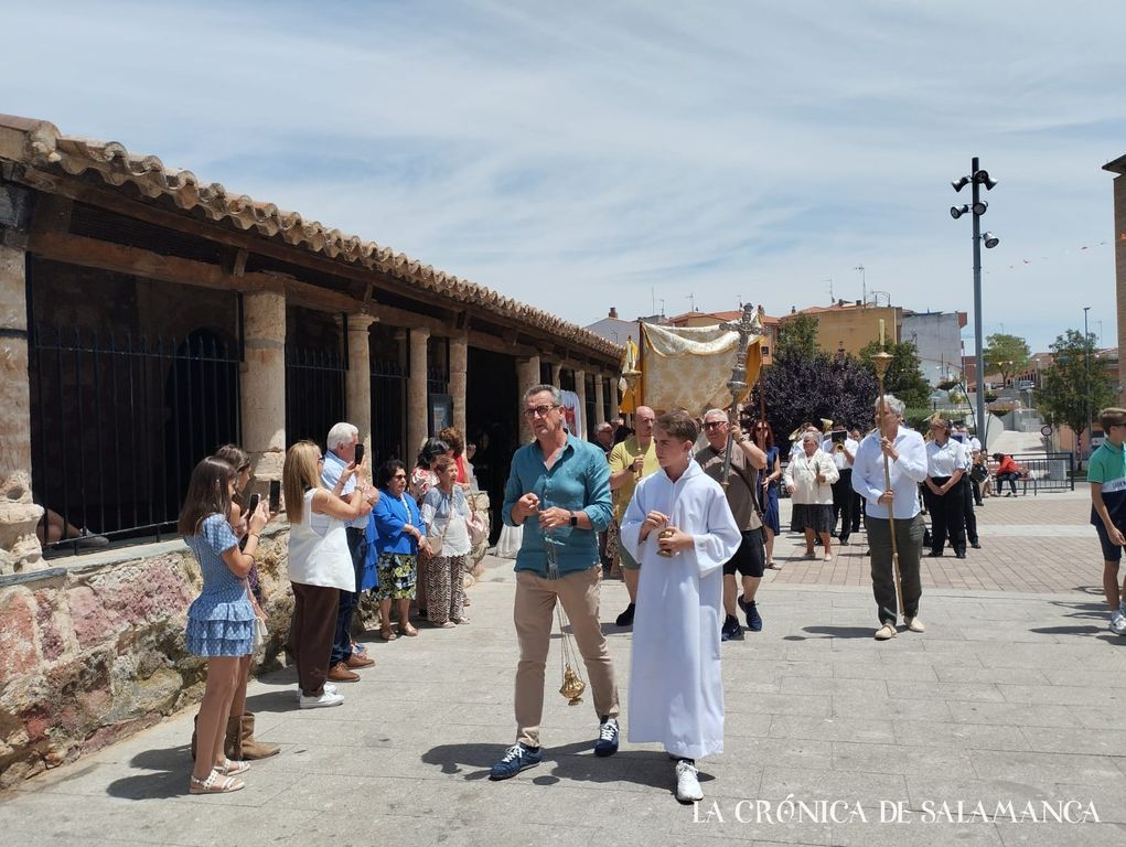 Misa y procesión del Corpus en Carbajosa Misa y procesión del Corpus en Carbajosa