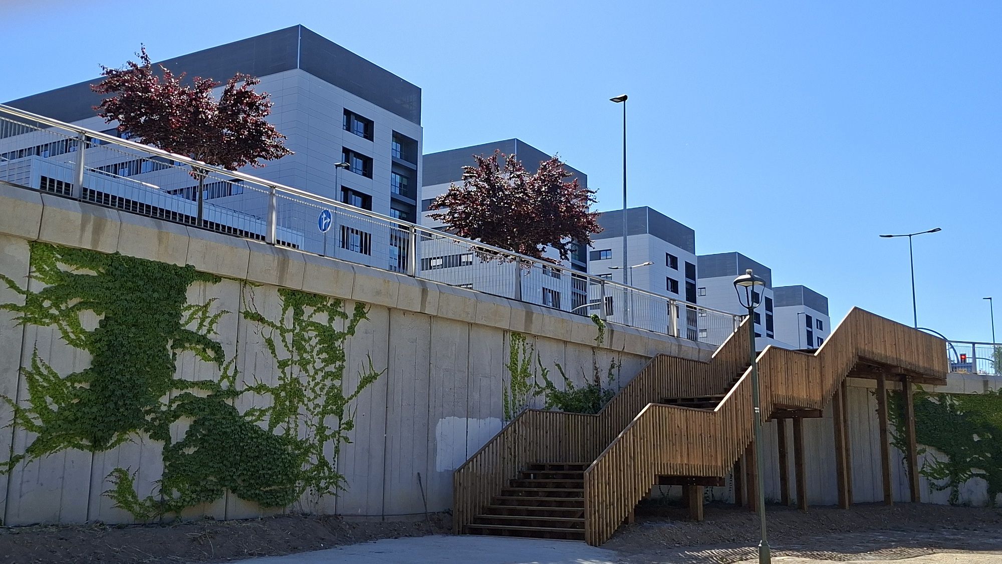 La escaleras que va del hospital a Huerta Otea.