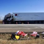 Miriam Chacón / ICAL. Un fallecido en una colisión frontal entre dos camiones en la N-601, en La Mudarra (Valladolid)