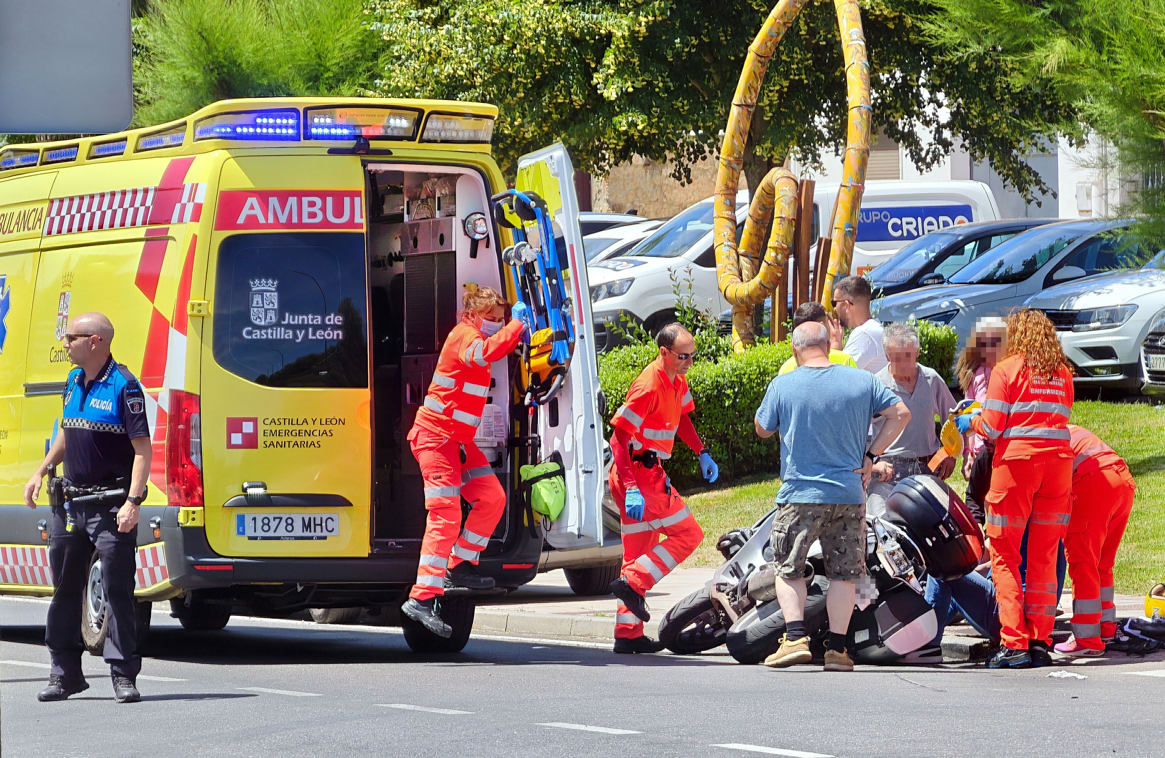  ICAL . Herido un motorista tras colisionar contra un turismo en Ciudad Rodrigo (Salamanca)