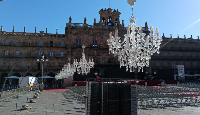 La Plaza Mayor decorada como si fuera un salón. La Plaza Mayor decorada como si fuera un salón.