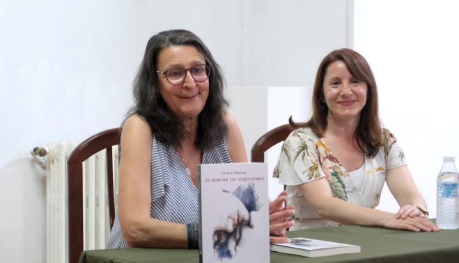 Charo Alonso y Carmen Cascón Matas.