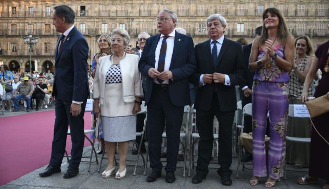 Ceremonia de entrega de las Medallas de Oro de la ciudad. Fotografía. Pablo de la Peña. Ceremonia de entrega de las Medallas de Oro de la ciudad. Fotografía. Pablo de la Peña.