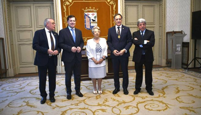 Ceremonia de entrega de las Medallas de Oro de la ciudad. Fotografía. Pablo de la Peña.(19) Ceremonia de entrega de las Medallas de Oro de la ciudad. Fotografía. Pablo de la Peña.(19)
