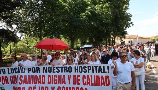La Marea Blanca de Salamanca reunió a cientos de personas en sus calles. 