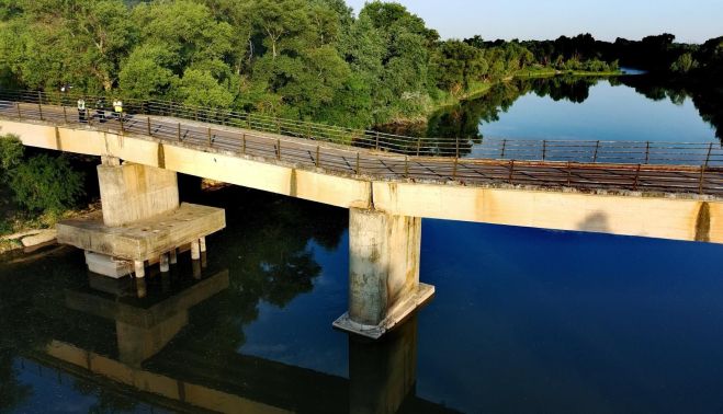 Diputación de Zamora / ICAL. Se hunde un metro el pilar central del puente sobre el río Duero entre la carretera N-122 y Granja Florencia Diputación de Zamora / ICAL. Se hunde un metro el pilar central del puente sobre el río Duero entre la carretera N-122 y Granja Florencia