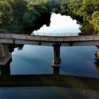Diputación de Zamora / ICAL. Se hunde un metro el pilar central del puente sobre el río Duero entre la carretera N-122 y Granja Florencia.