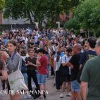 Los opositores esperan a entrar para su examen, este sábado. (Pablo de la Peña)