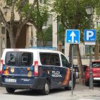 Un vehículo de la Policía Nacional en los juzgados.  copia