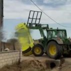 ICAL. Detenido un hombre de 36 años tras embestir con un tractor contra un vehículo de una empresa de cobros en León