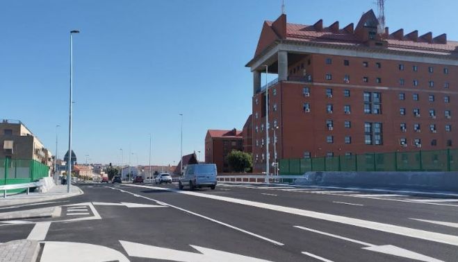 El acceso a Salamanca por Saavedra y Fajardo, por el puente del tren en la carretera Béjar.
