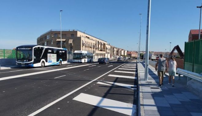 El acceso a Salamanca por Saavedra y Fajardo, por el puente del tren en la carretera Béjar.