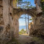 Ruinas de un castillo. Imagen de M en Pixabay