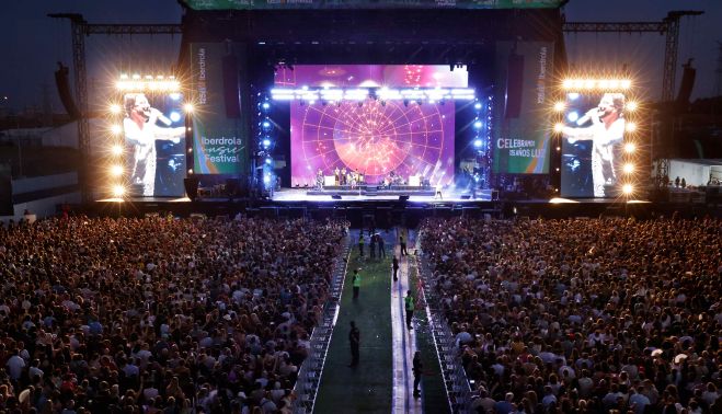 Miles de personas celebran en Madrid el 125 aniversario de Iberdrola en un festival benéfico con grandes artistas.