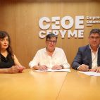 El presidente de Ceoe Cepyme Salamanca, Paulino Benito, junto al presidente de Impulsa Villares, Juan Luis Feltrero, y María Alonso, vicepresidenta de la asociación.