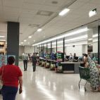 Línea de cajas en el Mercadona de Canalejas.