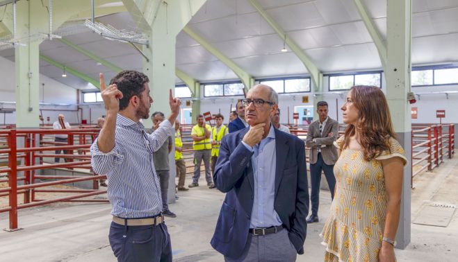 Susana Martín / ICAL. El presidente de la Diputación, Javier Iglesias, visita las nuevas instalaciones del Recinto Ferial tras la finalización de las obras.