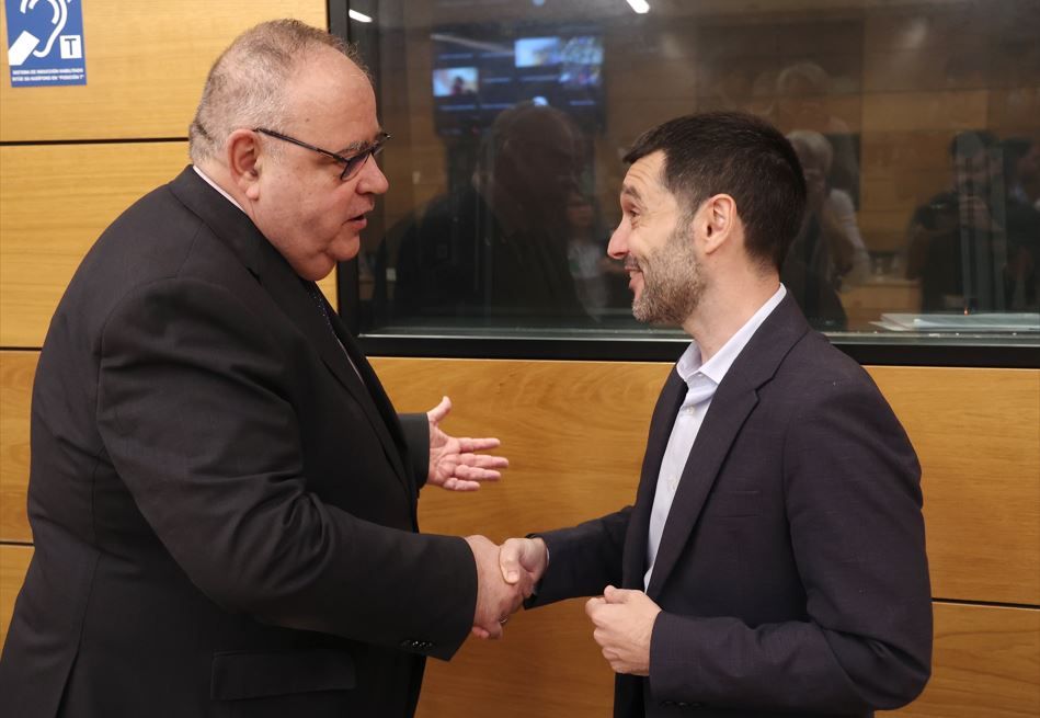 Alejandro Vázquez y el ministro Pablo Bustinduy. (Ical)