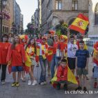 Aficionados salmantinos, este jueves instantes antes del partido. (Foto: Pablo de la Peña)