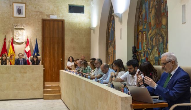 Susana Martín / ICAL. El concejal no adscrito, Alejandro Pérez de la Sota, ha acudido al pleno que se celebra en el Ayuntamiento. Susana Martín / ICAL. El concejal no adscrito, Alejandro Pérez de la Sota, ha acudido al pleno que se celebra en el Ayuntamiento.