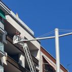 Actuación de los Bomberos en la avenida de Portugal.  