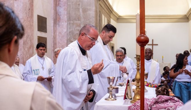 Los Obispos obispos sufragáneos anglicanos en España, Rubén Legidos y Josue Noel Rodríguez.l
